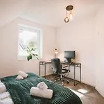 Cozy Haus In Luebeck Mit Parkplatz, Terrasse, Garten